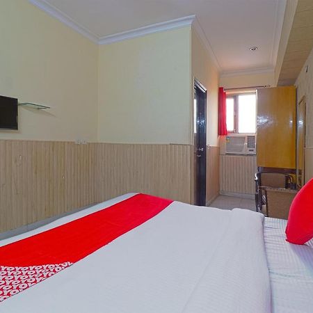 Oyo 834 Shree Balaji Hotel Фарідабад Екстер'єр фото