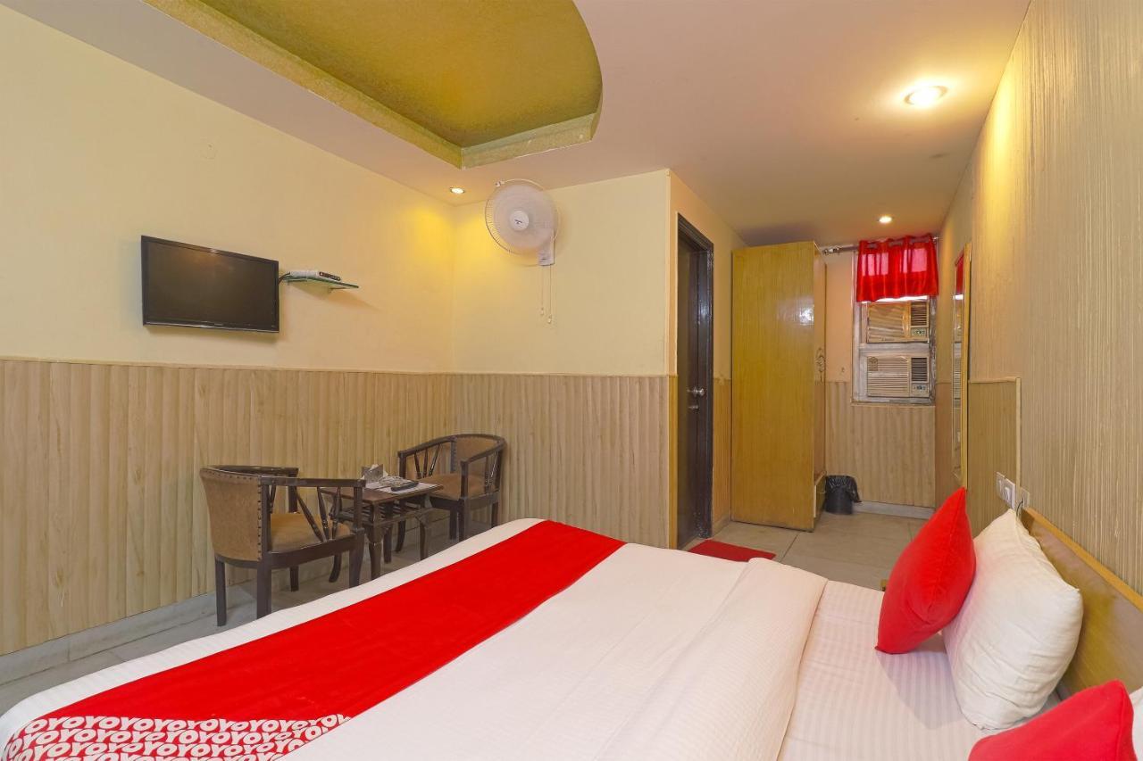 Oyo 834 Shree Balaji Hotel Фарідабад Екстер'єр фото